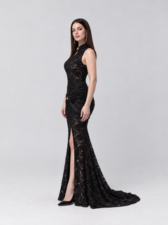Amélie Lace Keyhole Maxi Dress