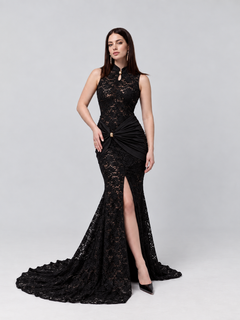 Amélie Lace Keyhole Maxi Dress