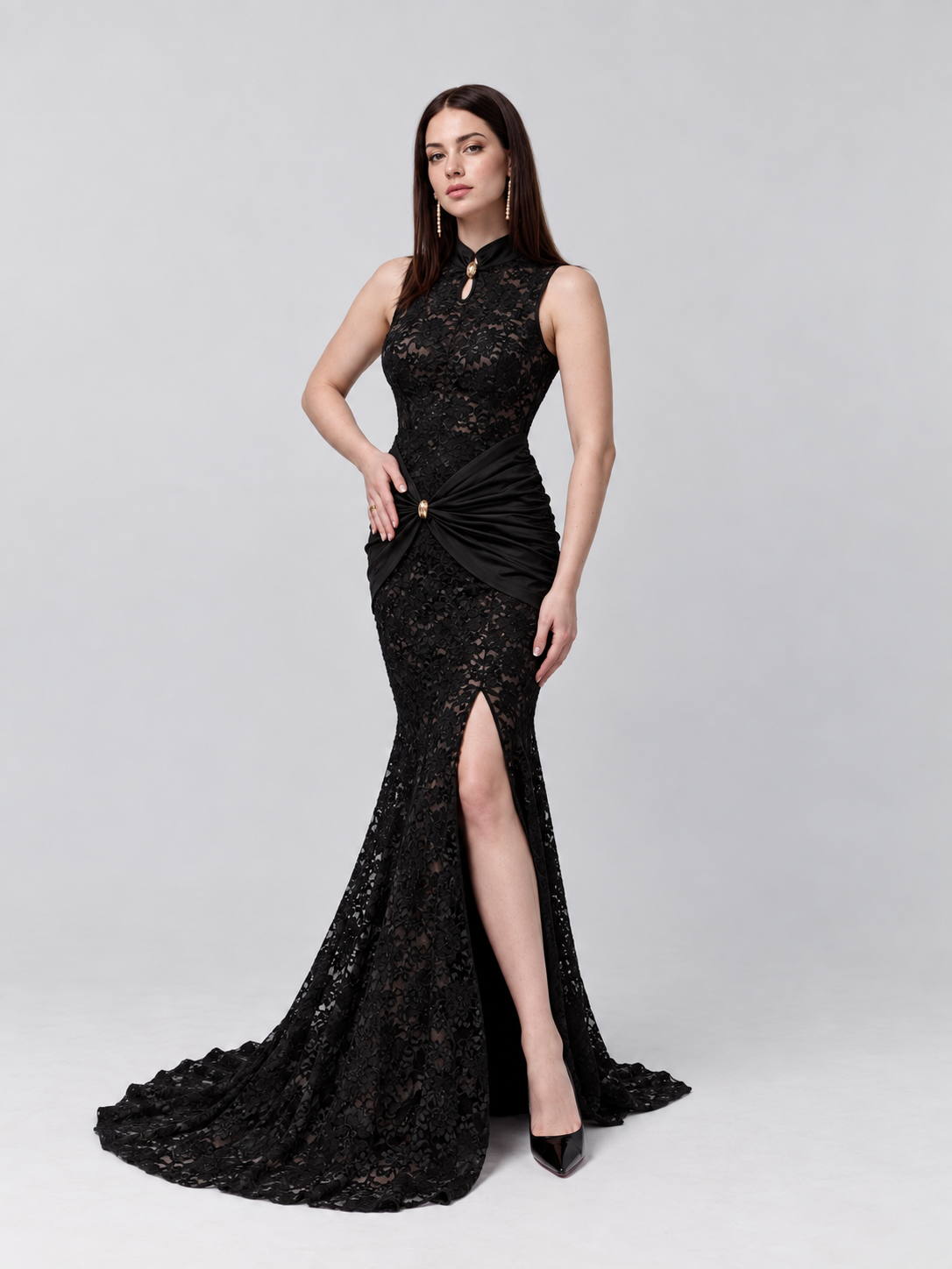 Amélie Lace Keyhole Maxi Dress